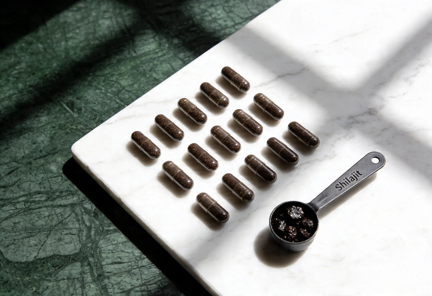 Shilajit Dosierung: Wie viel mg pro Tag? (Tabelle)