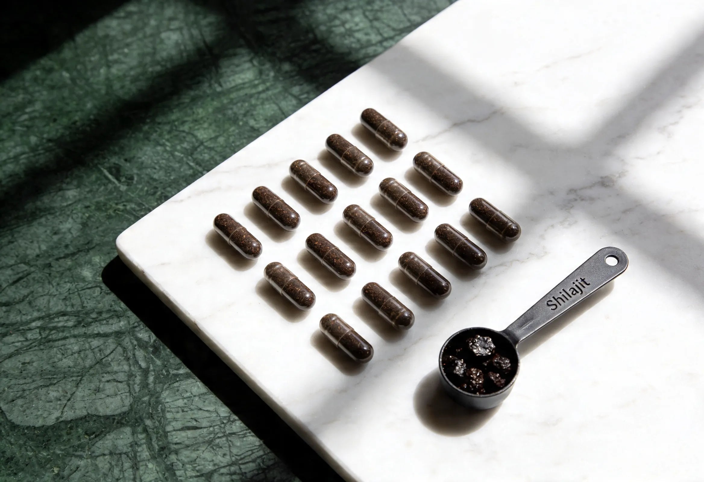 Shilajit Dosierung: Wie viel mg pro Tag? (Tabelle)
